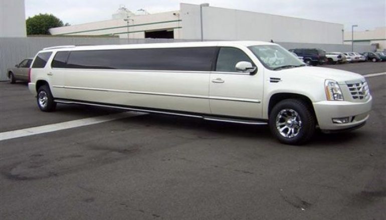 Tips on Finding a Wedding Limo to Rent