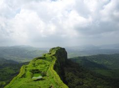 12 Forts in Maharashtra You Have to See to Believe